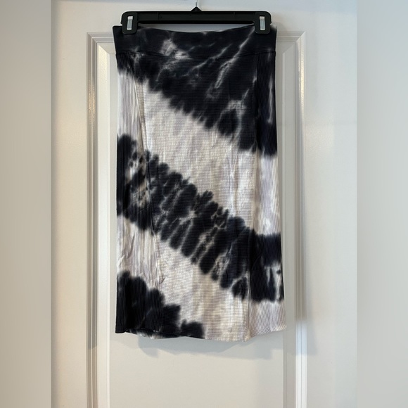 tie dye pencil skirt, size small - Picture 3 of 4